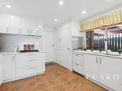 34 Golf Links Drive, Carramar WA 6031