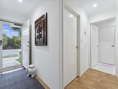 34 Bottlenose Circuit, Waikiki WA 6169