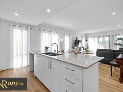 6/23 Limestone Rise, Piara Waters WA 6112