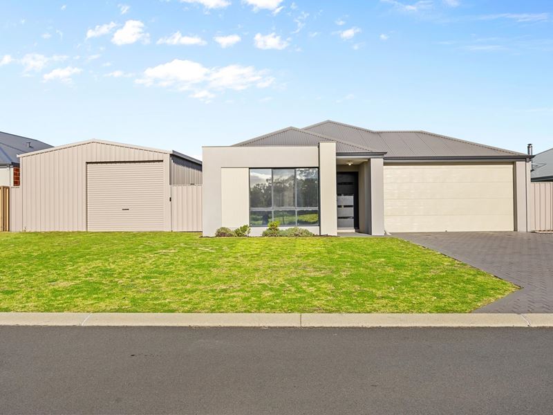 55 Hazelgrove Crescent, Millbridge WA 6232