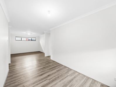 55 Hazelgrove Crescent, Millbridge WA 6232