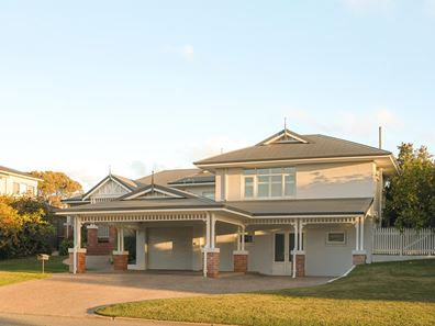 13 Elimatta Way, City Beach WA 6015