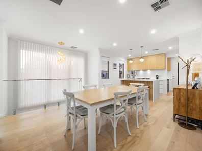 11 Hicks Way, Hillarys WA 6025