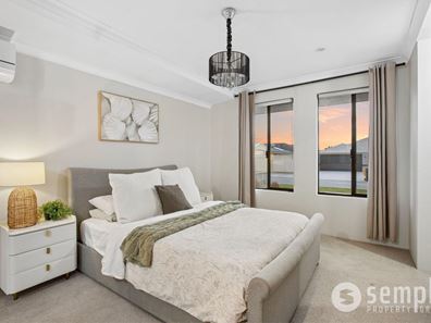 13 Murrumbidgee Drive, Hammond Park WA 6164