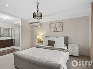 13 Murrumbidgee Drive, Hammond Park WA 6164