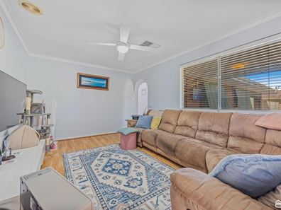 5 Sherwood Court, Armadale WA 6112