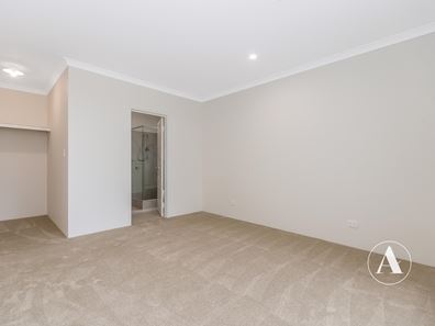 11 Dudbrook Way, Dudley Park WA 6210