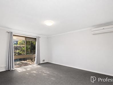 12 Gunn Court, Thornlie WA 6108