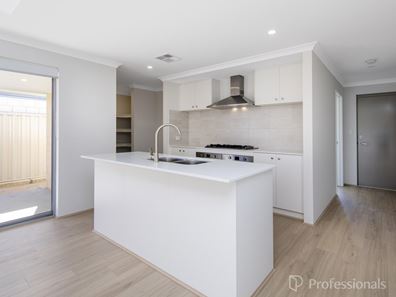 5 Heron Way, Eglinton WA 6034