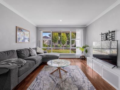 8 Burney Court, Kardinya WA 6163