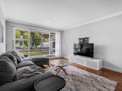 8 Burney Court, Kardinya WA 6163