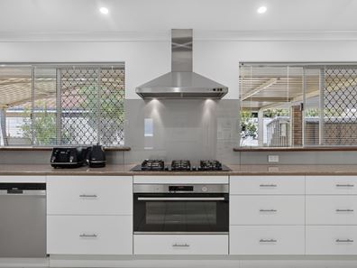 11 Burtonia Place, Canning Vale WA 6155