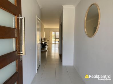 9 Splendens Turn, Halls Head WA 6210