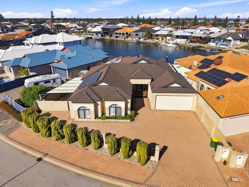 67 Aztec Island Retreat, Halls Head WA 6210