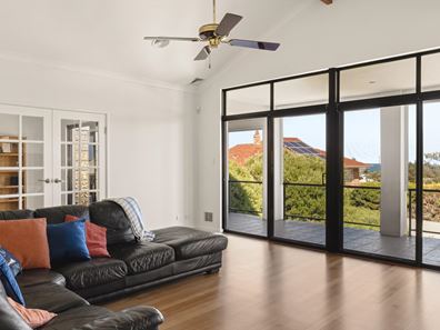 10 Jervis Way, Sorrento WA 6020
