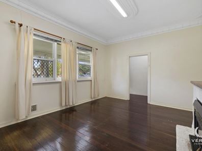49 Laurie Street, Cloverdale WA 6105