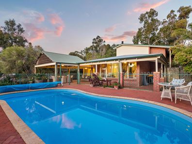 35 Garland Road, Roleystone WA 6111
