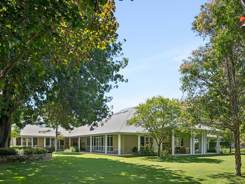 9 Hynes Road, Dalkeith WA 6009