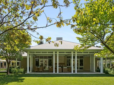 9 Hynes Road, Dalkeith WA 6009