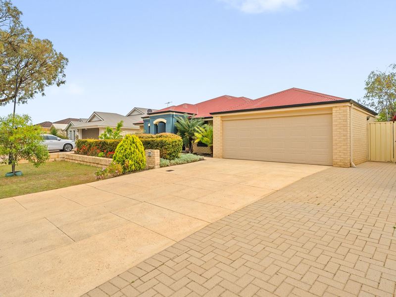 13 Malata Ridge, Lakelands WA 6180