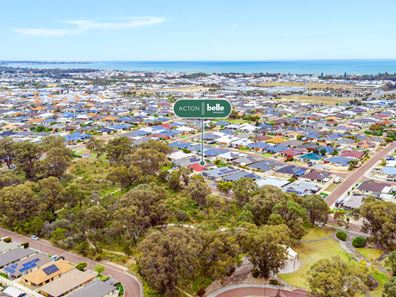 13 Malata Ridge, Lakelands WA 6180