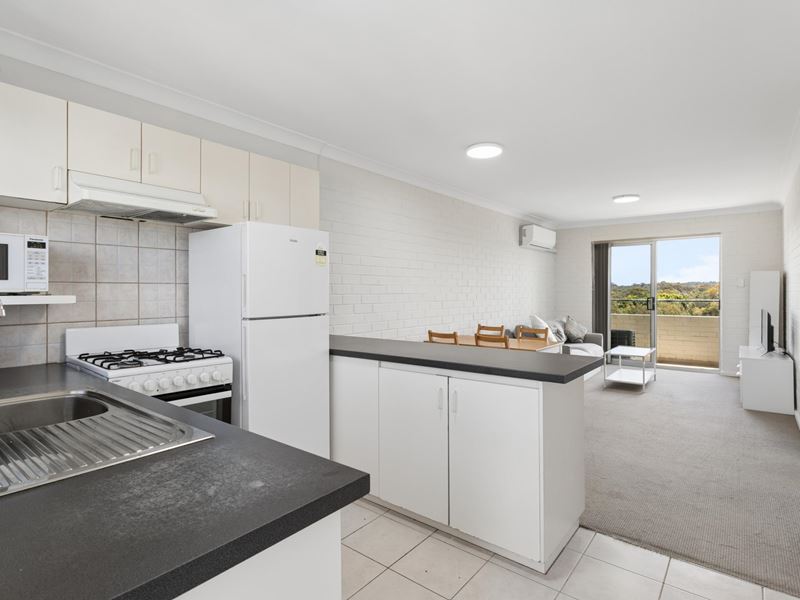 97/34 Davies Road, Claremont