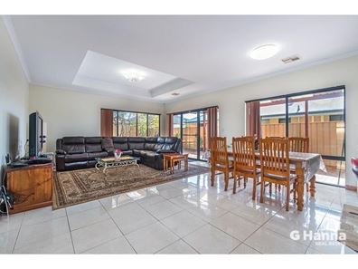 8 Admiralty Road, Canning Vale WA 6155