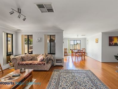 10 Blackford Turn, Success WA 6164