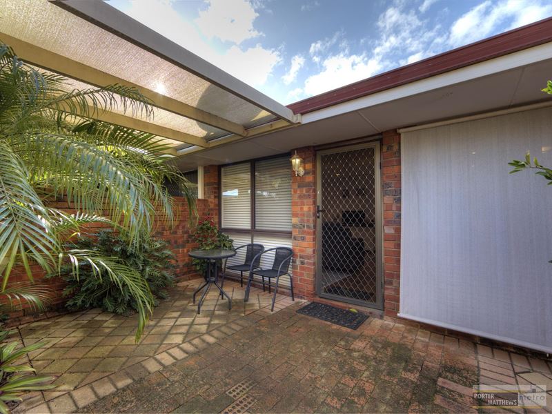 7/4 Lomatia Way, Forrestfield