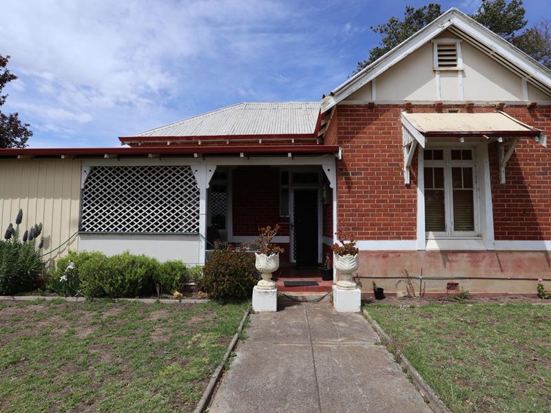 9 Clayton Road, Narrogin