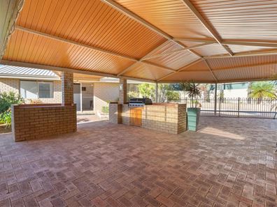 16 Burgandy Court, Thornlie WA 6108