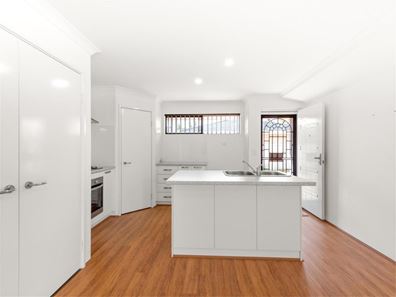 2/52 Gibson Street, Mandurah WA 6210