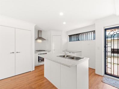 2/52 Gibson Street, Mandurah WA 6210