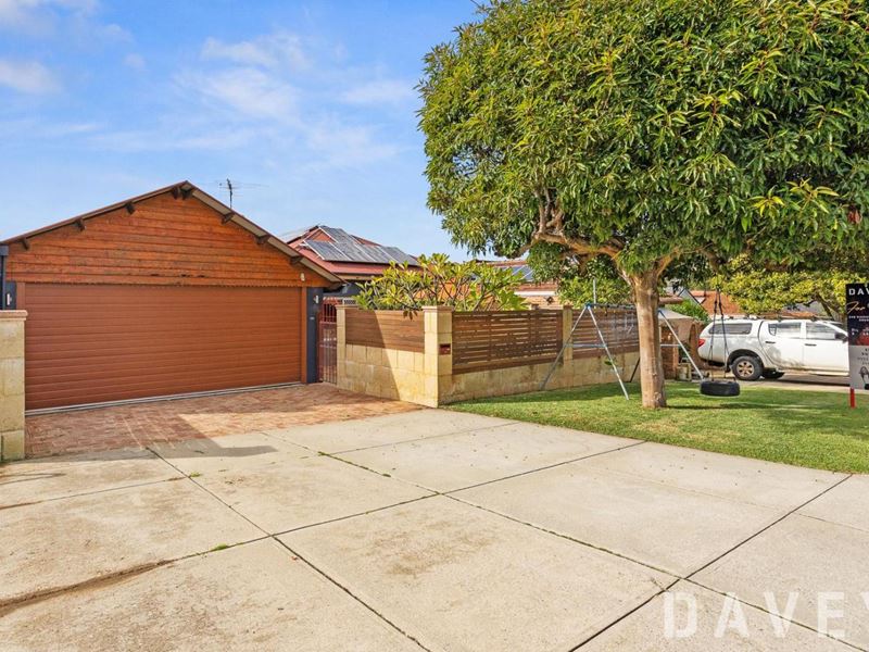 240 Ravenscar Street, Doubleview WA 6018