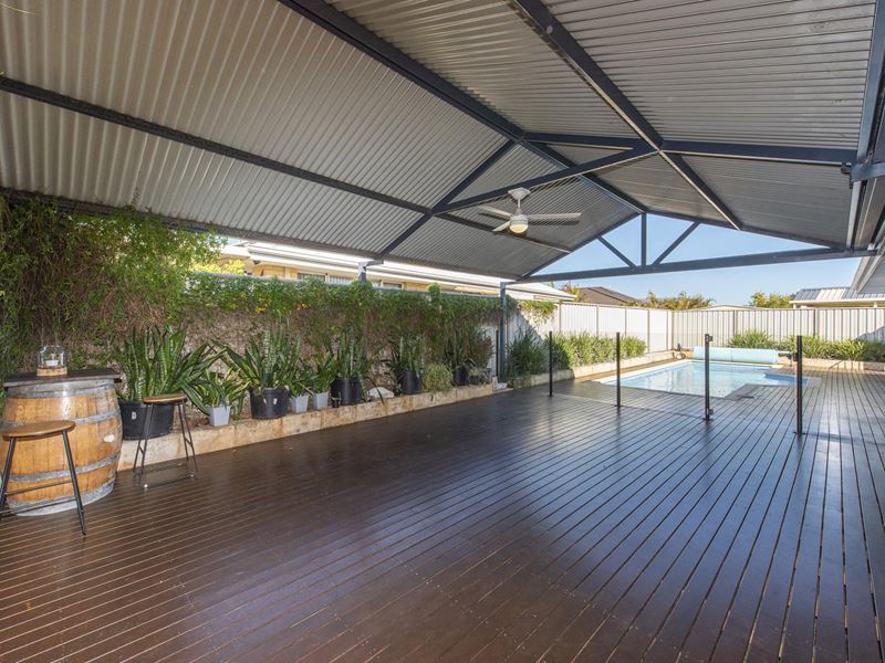 8 Lombadina Parade, Secret Harbour WA 6173