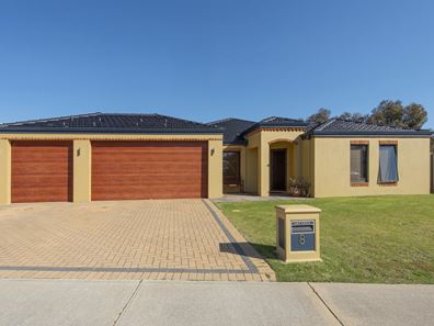 8 Lombadina Parade, Secret Harbour WA 6173