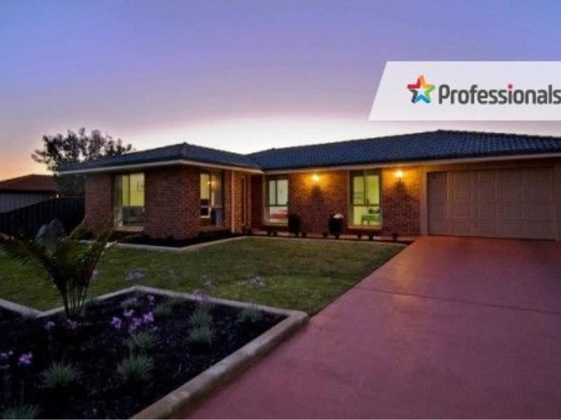 5 Granada Crescent, Orana WA 6330