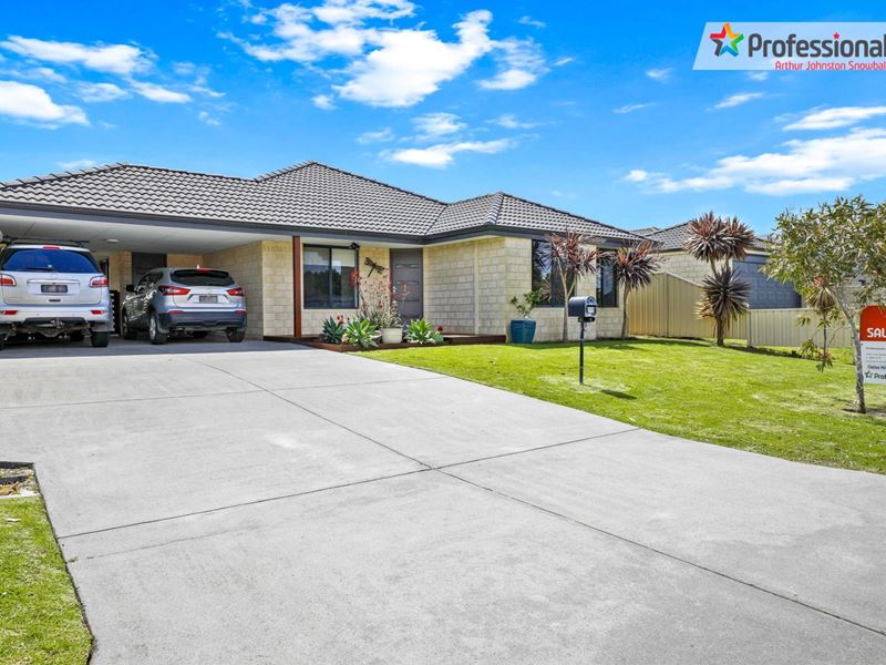 77 Radiata Drive, Mckail
