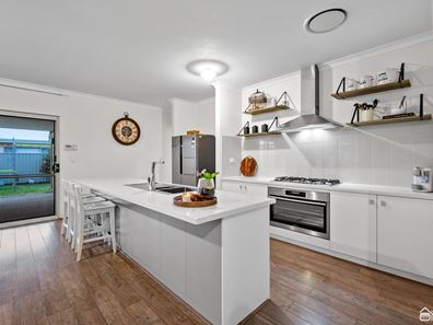 18 Perrone Avenue, Byford WA 6122