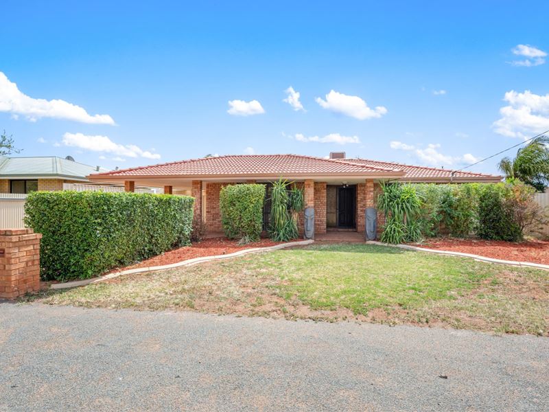 4 Littlewood Place, West Lamington