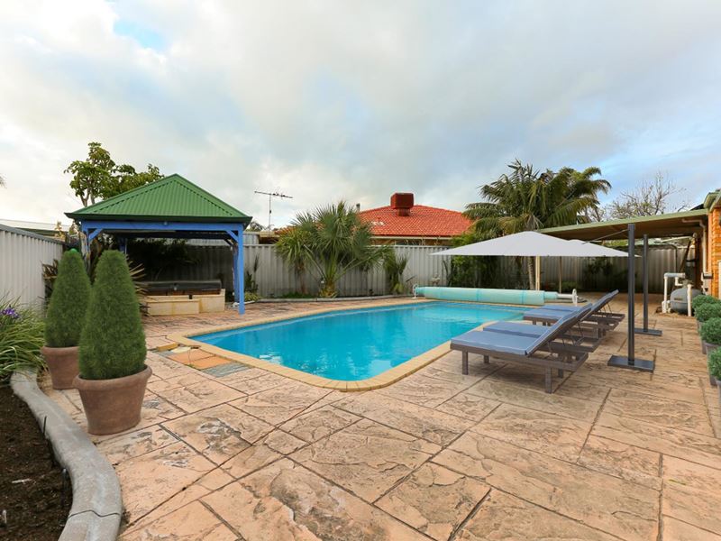 11 Oregon Place, Cooloongup WA 6168