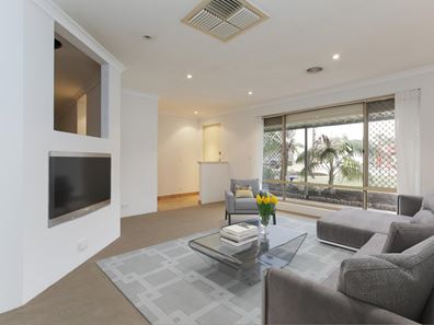 11 Oregon Place, Cooloongup WA 6168