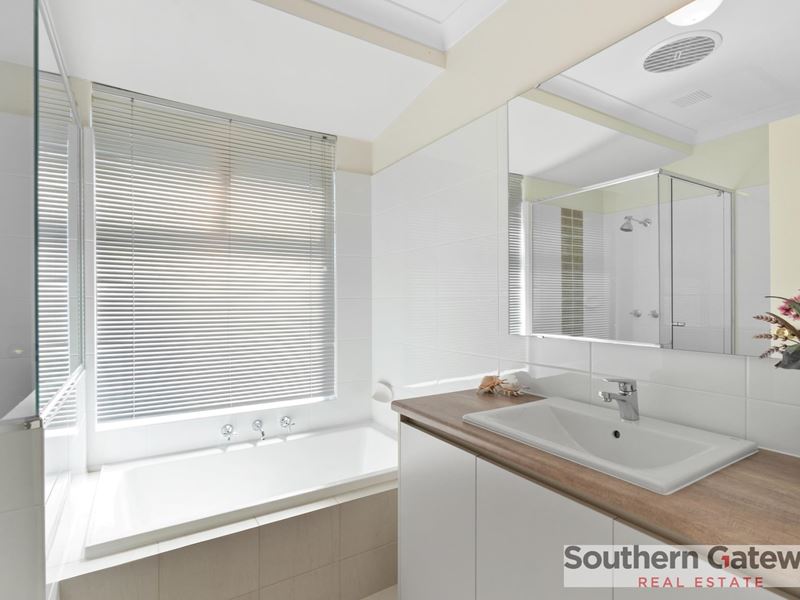 20B Denning Court, Seville Grove