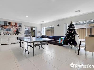 11 Arranger Way, Southern River WA 6110