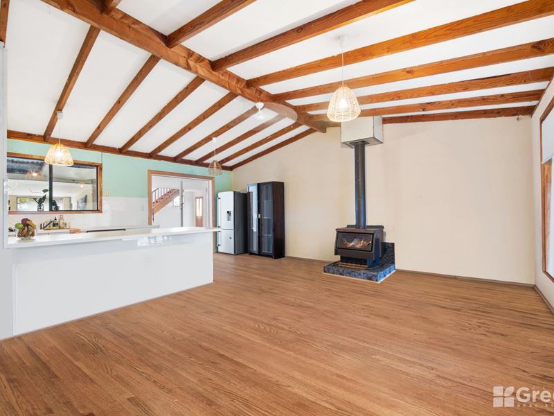 32 Cobblers Street, Falcon