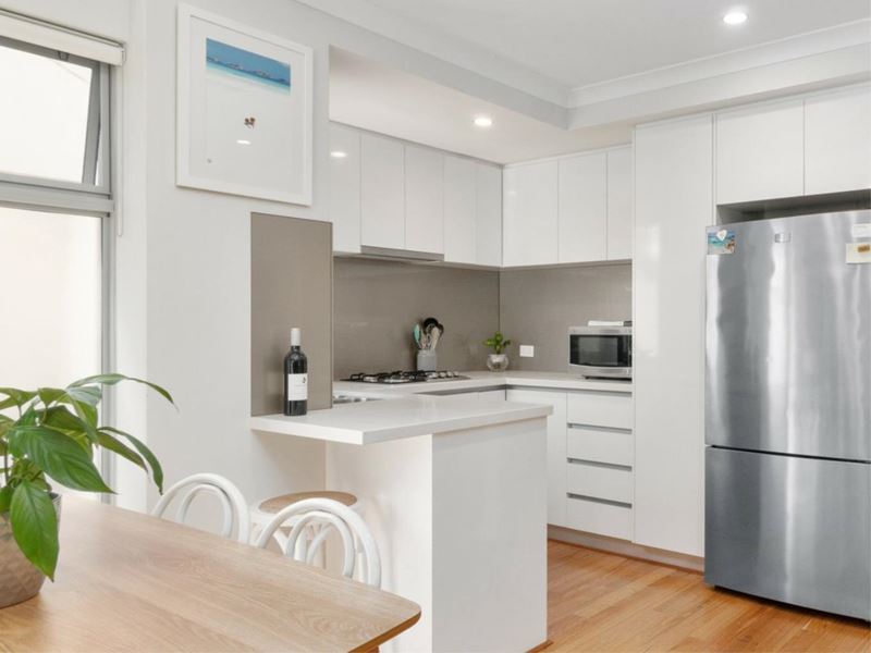 3/16 King George Street, Innaloo