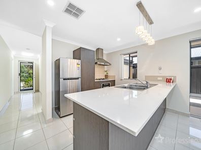 18 Holdsworth Avenue, Aveley WA 6069
