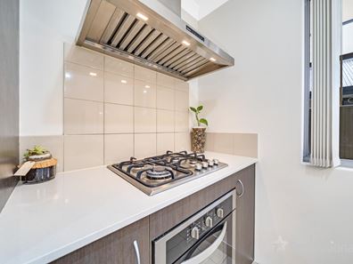 18 Holdsworth Avenue, Aveley WA 6069