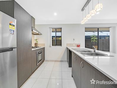18 Holdsworth Avenue, Aveley WA 6069