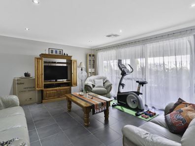8 Safford Avenue, Aveley WA 6069